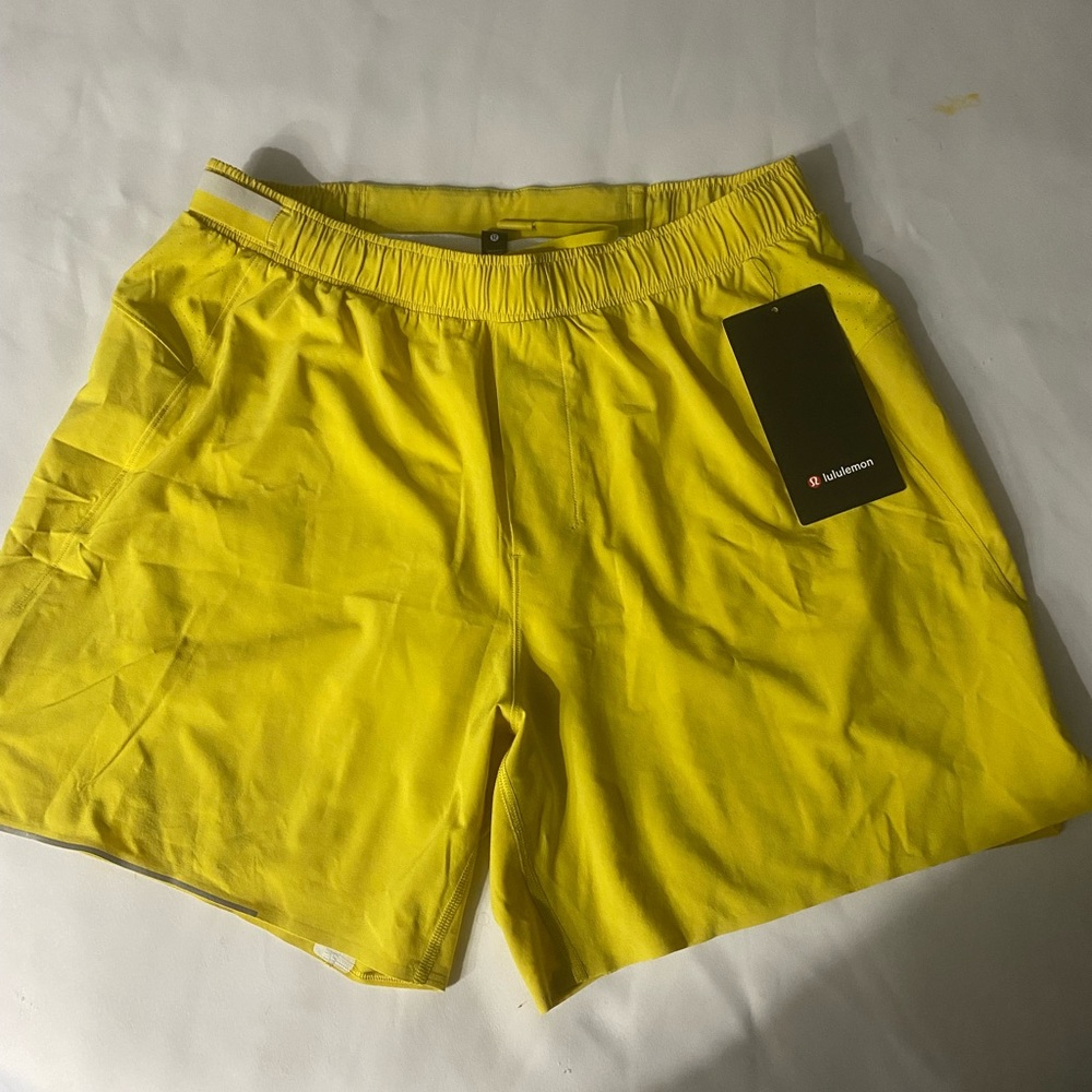 LULULEMON MENS SURGE SHORTS SIZE L NWT comes with bag